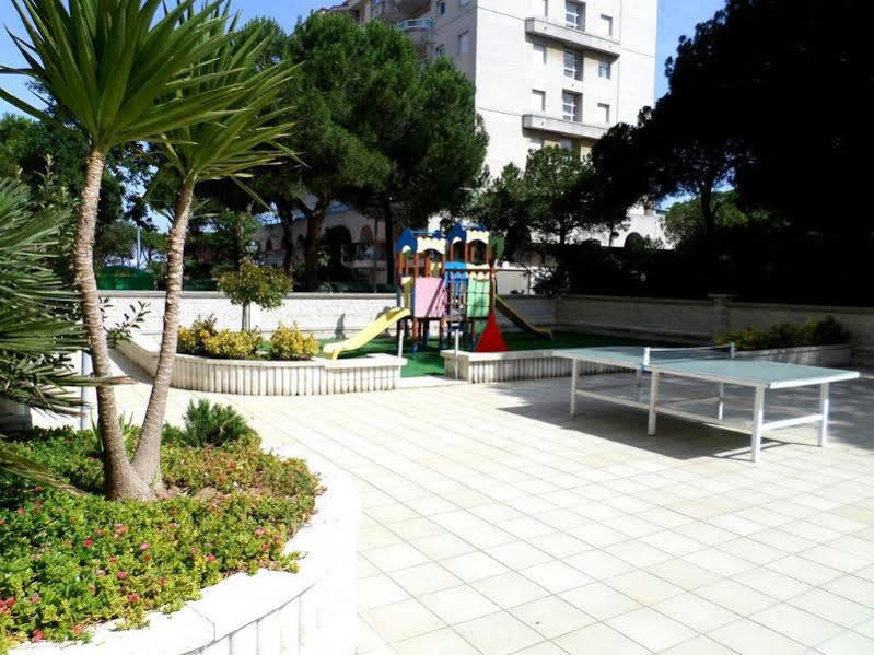 Hotel Blaucel Blanes Extérieur photo